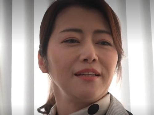 ［北条麻妃］育ちの良さそうなM男を見つけてはイジメたくなるビジネスホテルの美人でドSなフロント女性