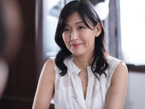 ［吉永塔子］娘の幼馴染で婚約者の彼氏に『今でもオバサンが好きです』と言われ娘の婚約者を寝取ってしまう