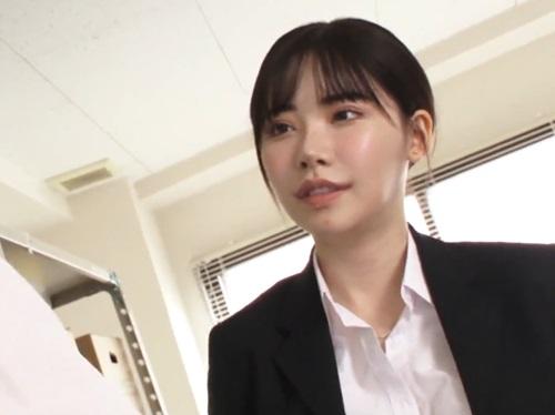 ［深田えいみ］あなたのチンコ大きいの？と先輩OLが痴女ってきてフェラチオされてしまう