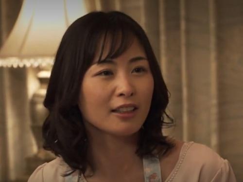 ［小野寺真優］夫の同僚で以前は妻の上司でもあった男が貞淑な妻になった姿に目を付け夫が眠る横で強姦してしまう