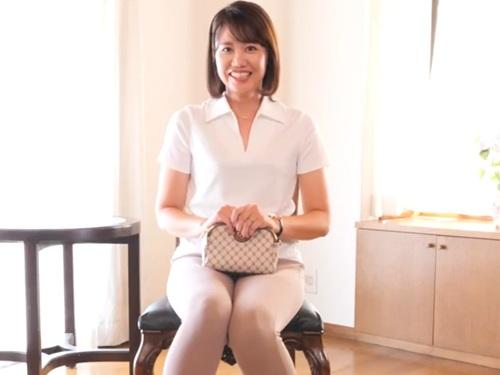 ［牧野奈穂］敏感ボディで性欲が強い人妻の牧野奈穂さん48歳が夫婦の営みだけで満たされずにAVに出演してしまう