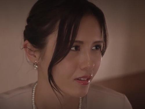 ［武藤あやか］息子の学生卒業を機に今までの想いを告げた義母が息子を童貞からも卒業させてあげる