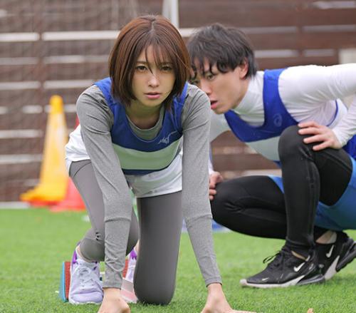 【アスリートレイプ】『見てるだけで良かったのに…』盗撮を気付かれてしまった男は美女に襲い掛かってしまう？！【つばさ舞】