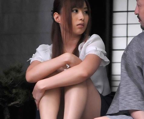 【人妻NTR】『夫よりも優しい義父と…』巨乳若妻が義父との家庭内不倫にハマってしまった！？【成瀬心美】