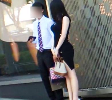 【NTR企画】『えぇー、出たくないよぉ...』25歳の美容部員が彼氏のために男優と？彼氏に見られているのに興奮しちゃう！