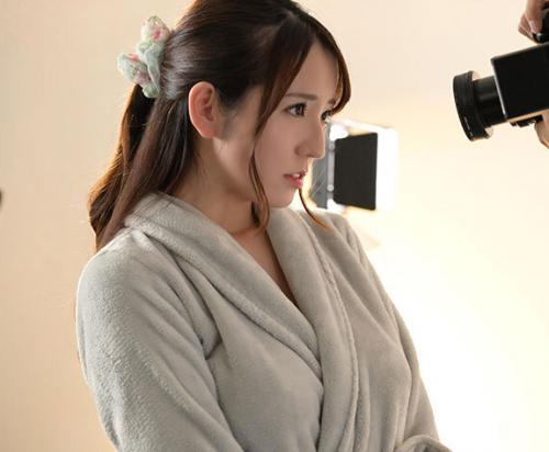【ヌードモデルNTR】『メモリアルフォトなのに相手はボクの上司？』罠にハマった巨乳妻が身体を開発されてしまう！！