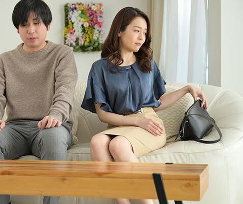 【人妻NTR】『こんな変態な性癖のオレでごめん…』夫のために初めて会う男達に弄ばれる巨乳美人妻！？【藤かんな】