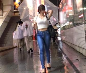 【素人ナンパ】『今、そこで彼氏のウワキ現場を目撃した？』24歳の巨乳美女が勢いでセックスしちゃいました！【エロ動画】