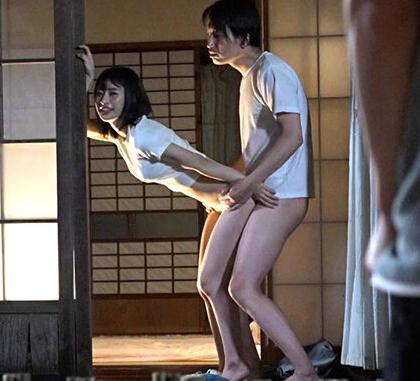 【宮島めい】『向かいに越してきた美少女は小悪魔？』童貞のボクに他の男とのセックスを見せつけてくる痴女！？