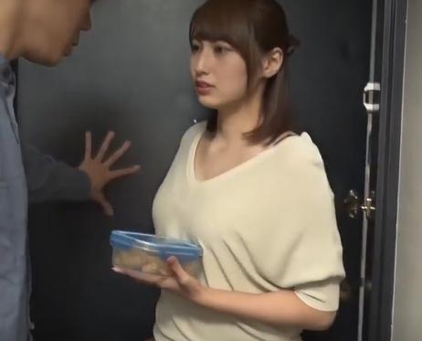 『妻が不在中、近所の欲求不満な人妻達が押しかけてくる？』数珠つなぎ的に不倫してしまう絶倫夫！