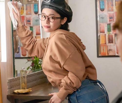 【MINAMO】『私のことを見てましたよね？』人気の美人美容師は痴女？お客様を誘惑しちゃうドスケベ女！！