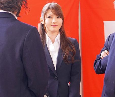 【女教師レイプ】『あ、あなた達、止めなさい！！』卒業式の日に密かに教師を恨んでいた生徒達が暴走してしまう！【相沢みなみ】