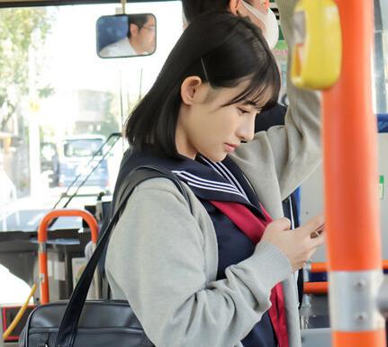 【宮島めい】『痴漢される事にハマってしまった美少女JK？』参加者を募り、バスの中で中出し乱交してしまう変態女！