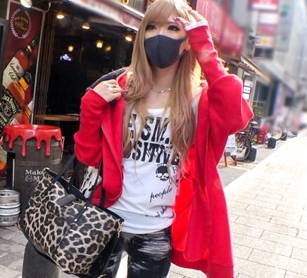 【素人ナンパ】『出勤前の金髪キャバ嬢？』19歳の美少女は強気に見えて心優しいギャルでした！？【エロ動画】