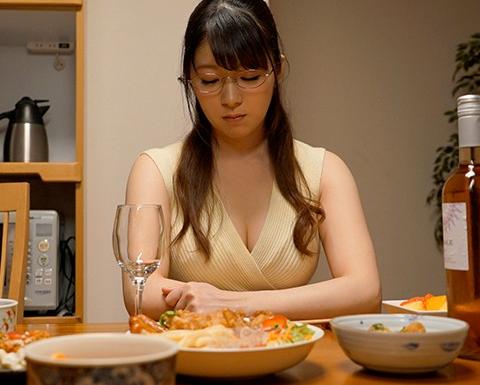 【人妻NTR】『結婚記念日にも帰って来ない夫？』美人妻は優しいインストラクターとの不倫にハマってしまう！！【新川愛七】
