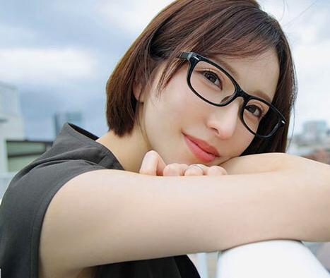 【AVデビュー】『夫には内緒で名古屋から来ました！』34歳の美人妻がエロ過ぎる美熟女でした？！【夢実かなえ】