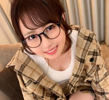 『彼氏が早漏過ぎる！』眼鏡姿の真面目そうな美女が実はドスケベ？浮気ハメ撮りセックスしちゃいました！！【エロ動画】
