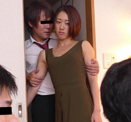 【人妻NTR】『気持ち良くないです…』僕の家にパラハラ上司がやってきた！美しい妻と寝室に消えてしまう？！【竹内有紀】