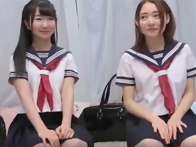 小柄の夏服女子高生！おもちゃで絶頂してマンコ責めでイキまくってるんだけど！！