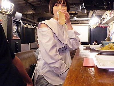 《ギャル》スタイル抜群ギャルさん立ちバックで勃起ペニス挿入激ピストンされ激イキしまくりが抜けるｗｗｗ