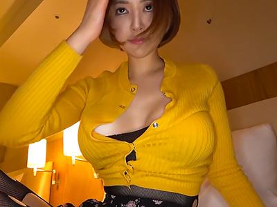 《ハメ撮り×騎乗位》普段の束縛を忘れ魅惑の女子大生と共に心奪われるひと時！夜が深まる中で理性を解き放ち限界を超えた快感を堪能する！