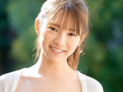 【AVデビュー】幼い顔立ちに鋭い眼差しの美少女が豊麗な乳房を剥き出しにし真剣な交わりで狂おしく乱れる！