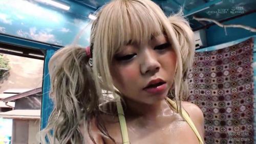 【マジックミラー号】性感帯を刺激されてしまってマンコが反応しちゃう！媚薬オイルに効果でイカされた即ズボSEX