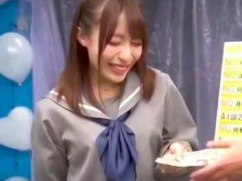 【マジックミラー号】JK美少女が赤面オナニー披露！感度上がったマンコに電マで刺激して、最後はデカチンぶち込み生中出し！
