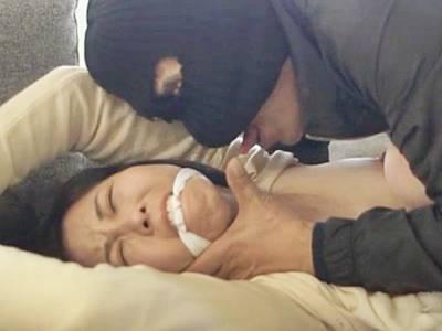 ＜ながえスタイル＞凌辱された欲求不満な社長夫人！ち●ぽに飢えていた人妻熟女を旦那の部下が押し掛けレ●プ【中出し】