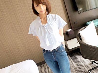 【初撮り】本格和食店で働く30歳美魔女、経験人数2人の純粋すぎるS級素人熟女がハメ撮りで喘ぎまくり！【素人/企画】