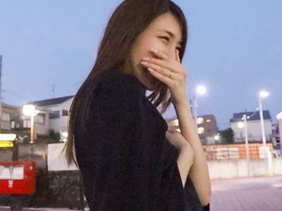 ＜人妻＞『ハメ撮りとか…興味あって♥』夫と不仲な31歳欲求不満妻！フェラチオと締まりのいい絶品キツマンを突きまくって…♡