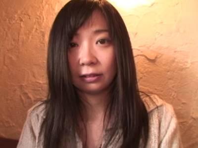 ＜剛毛フェチ＞喫茶店で羞恥プレイをさせられる人妻さん！ゴワゴワのマン毛ビッシリの熟女と怪しい部屋で変態中出しセックス