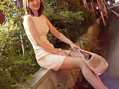 ＜人妻ナンパ＞スタイル抜群！既婚者なのに男を漁る淫乱奥サマのハメ撮り ドM本性むき出し生中出し変態セックス【素人/企画】