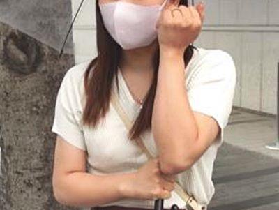 ＜人妻＞年齢不詳の童顔妻！大人しめに見えてアナル舐めが好きだというド変態痴女妻！騎乗位で美尻を打ちつけられ暴発寸前！