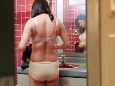 【美熟女】友達の母ちゃんのダサ下着に興奮した童貞君！純朴な若者に油断した四十路美魔女がおっぱいをさらけ出し…♥【大石紗季】