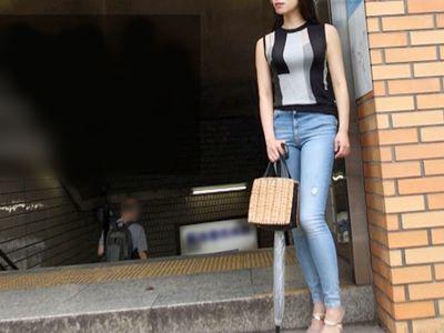 【人妻】略奪婚した魔性妻30歳 「他人棒でしか満足できない」細身美脚の素人妻が半年でハメ撮り不倫！【熟女/企画】