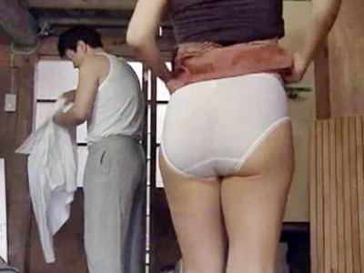 ＜ヘンリー塚本＞クンニだけで寝てしまう夫に性欲を募らせる熟女！欲求不満を持て余すおばさんがお隣さんと淫獣不倫【人妻】