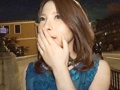 ＜人妻ナンパ＞『夫より気持ちイイです♥』ミステリアスな雰囲気の素人奥様が完堕ち！ばこばこ突きまくって中出し【寝取られ】
