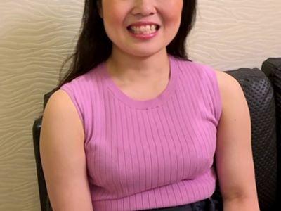 ＜熟女＞36歳には見えない素人BBA！美肌に卑猥な剛毛！主観フェラ＆スクワット騎乗位で若者ち●ぽを堪能する人妻のハメ撮り