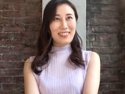 ＜三十路＞『若い子って凄いのね♥』色白に美乳首な熟女さん！年下イケメンを痴女ってザーメンを搾取する絶倫美魔女【ハメ撮り】