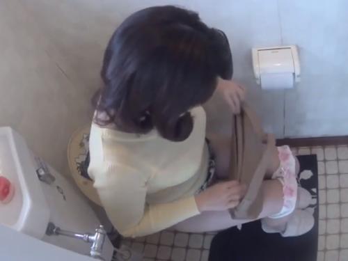 【人妻ナンパ】清楚美人で巨乳な釣り鐘おっぱいがエロい35歳美熟女な専業主婦をお持ち帰り！イケメンに発情する不倫中出し盗撮