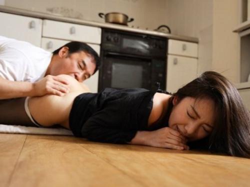 【人妻レイプ】義父の法事で帰った夫の実家に最低な夫の弟と二人きりに…喪服に欲情した男に襲われて無理やり犯される近親相姦