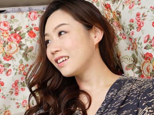 【熟女ナンパ】美人で気品漂う40代美熟女おばさんにエッチなインタビュー！下着チェックで欲情してホテルお持ち帰り不倫中出し