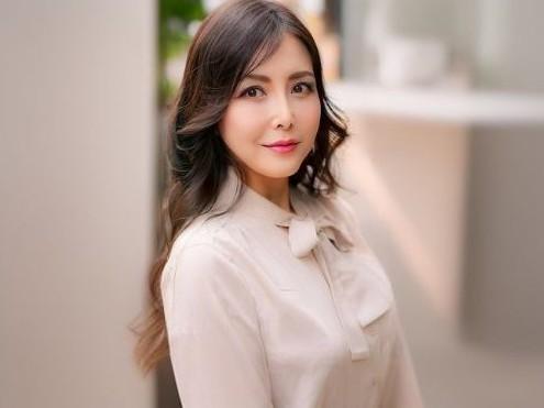 【人妻ナンパ】マッチングアプリでゲットした48才美魔女おばさん…欲求不満なデカ尻奥様が他人棒に大興奮の中出しセックス