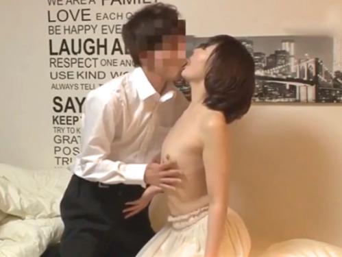 【人妻ナンパ】寂しさと欲求不満が募って相席居酒屋に来てた33歳塾講師の美熟女連れ込み！スレンダー美女の不倫セックスを盗撮