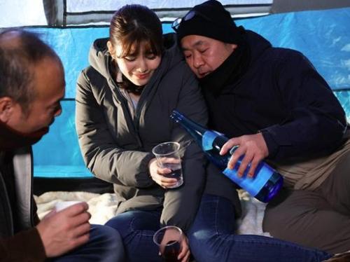 【人妻レイプ】町内会の中年オヤジ達が仕組んだ二泊三日のNTRキャンプ…酒で酔い潰されて無理やり犯されて寝取られ不倫堕ち
