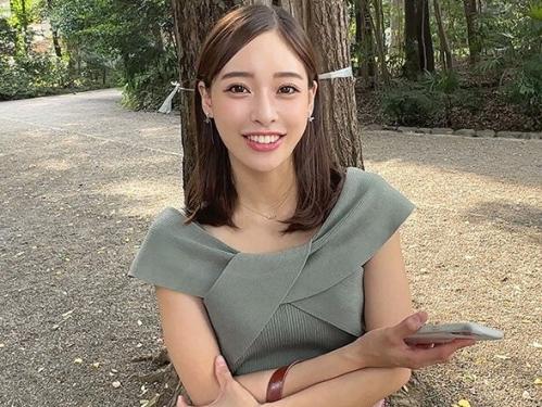 【人妻NTR】旦那のいない日中に出会い系で男とヤリまくる淫乱な美熟女セレブ妻…ドM解放して連続中出し不倫で大量潮吹き失禁