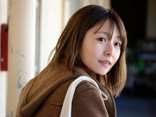【人妻NTR】ある日、初対面の中年男から旦那が不倫している現実を教えられて…不倫サレた同士で中年男に迫られて寝取られ堕ち