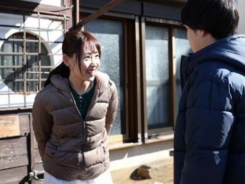 【ながえスタイル】二人で暮らすお母さんが大家とセックスしてる所を見てしまい…卑猥な姿に嫉みと興奮が入り混じる息子