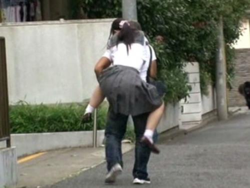 【JKレイプ】路線バスに乗り込んだ色白で真面目な黒髪少女に媚薬盛り込み！ガンギマリなJKを連れ込み潮吹き失禁する凌辱強姦